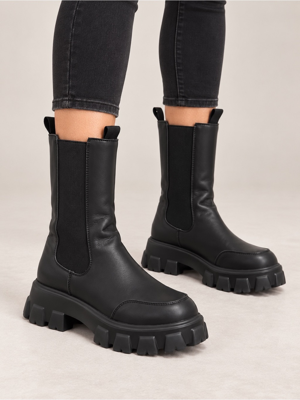 Fashion Nova Women Black Platform Chunky Lug Sole Chelsea Combat Boots Size 8.5